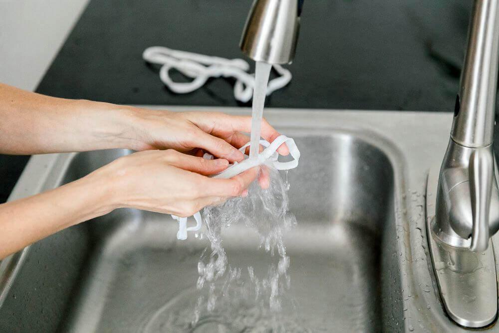 Işıltılı ve yepyeni bir görünüm için: Ayakkabı bağcıkları nasıl temizlenir?