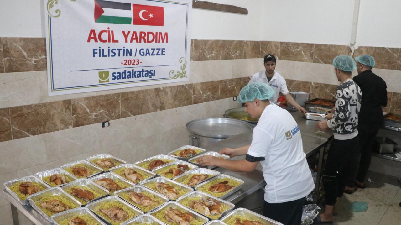 Sadakataşı Gazze’ye yardımlarını sürdürüyor