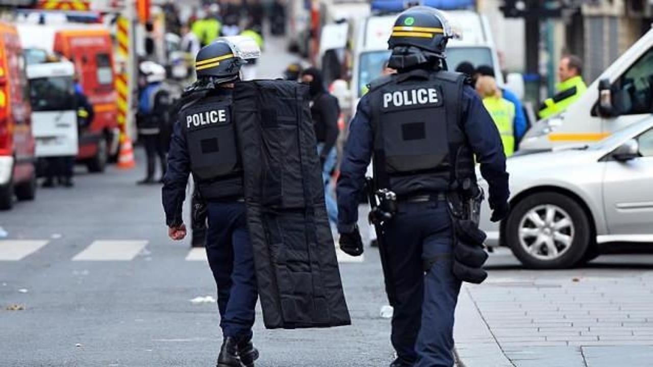 Fransa’da bomba ihbarı: 8 okul boşatıldı