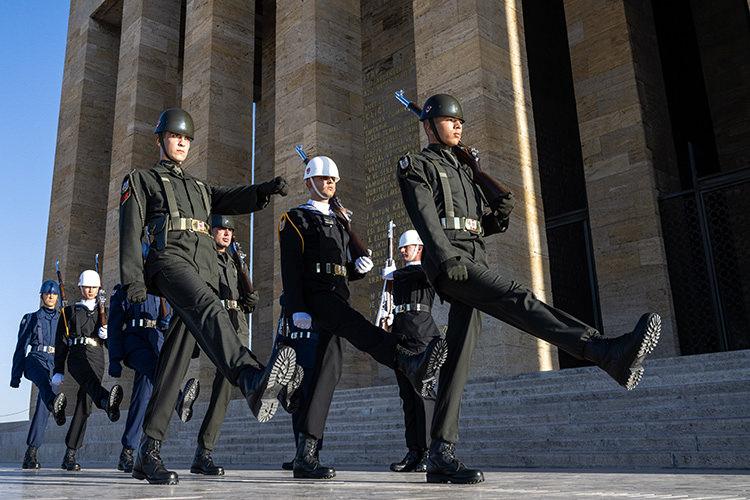 Anıtkabir'in özel askerleri: Saygı nöbetçileri