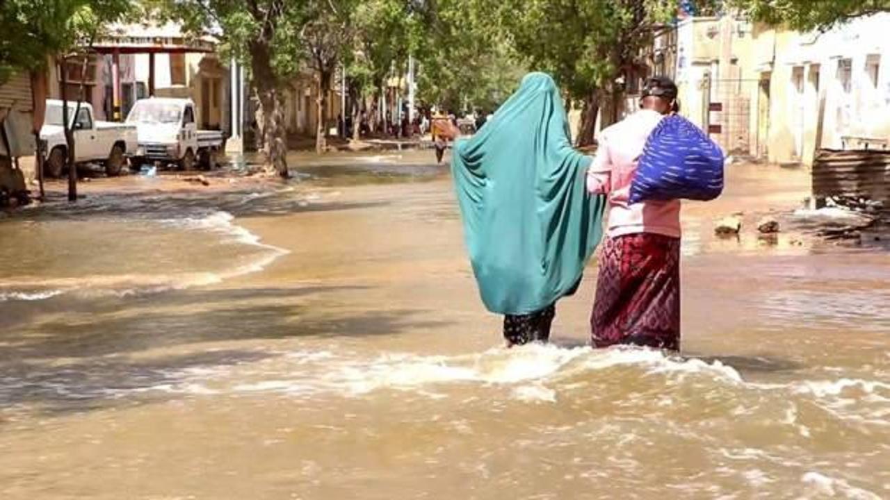 Somali’de sel 300 binden fazla kişi yerinden etti