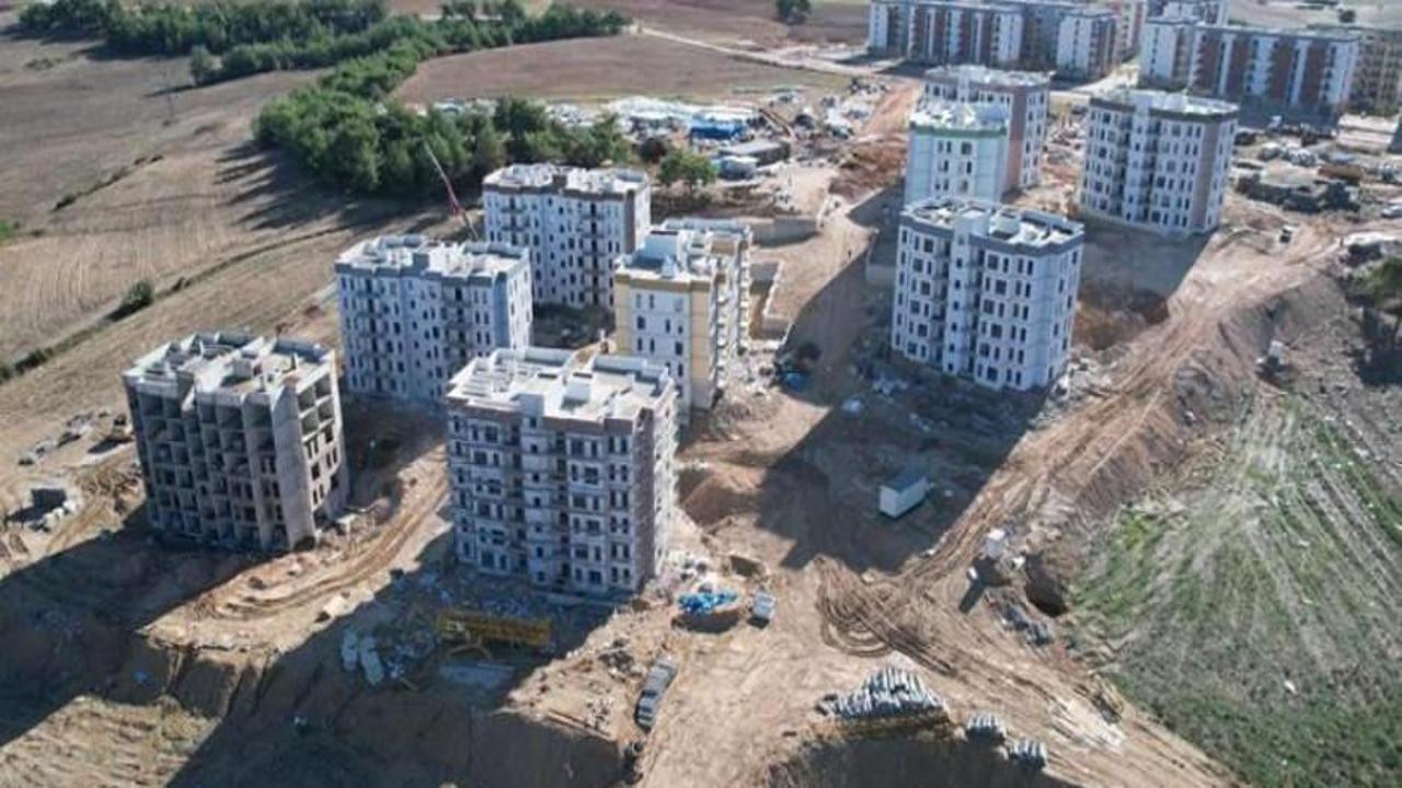 Adana’da deprem konutları yükseliyor!