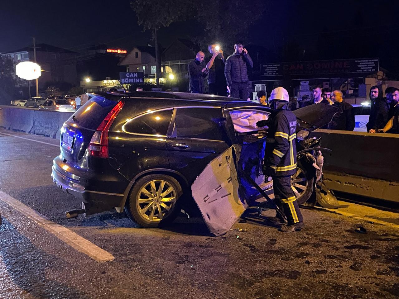 Kocaeli'de otomobil ile cip çarpıştı: 2 ölü, 7 yaralı