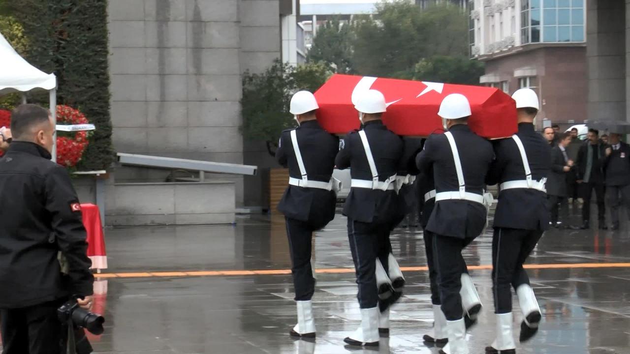 Şehit polis için İstanbul Emniyet Müdürlüğü'nde tören