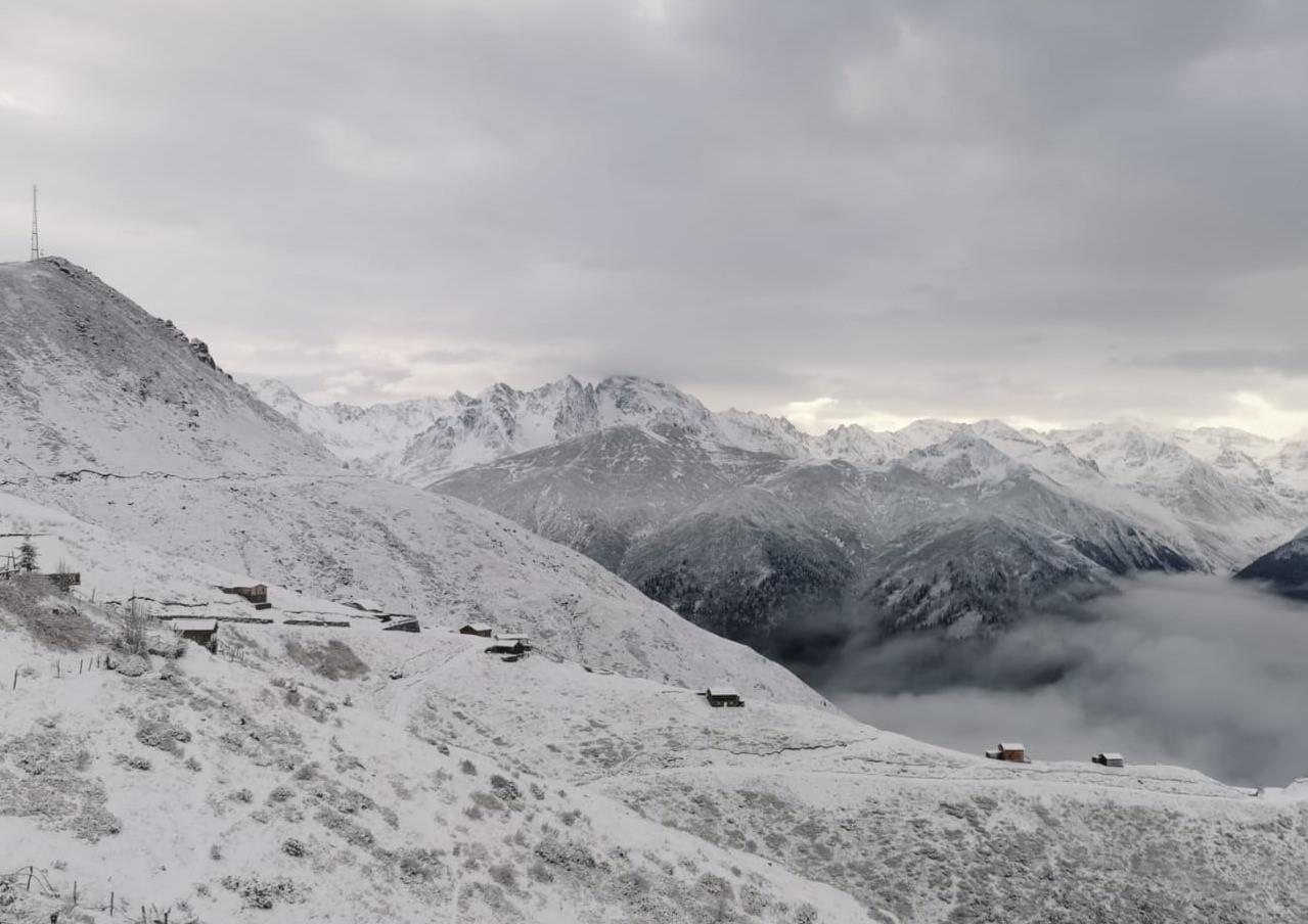 Rize'nin yüksek kesimleri beyaza büründü