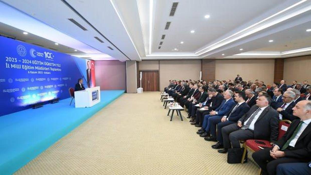 Bakan Tekin 81 ilin millî eğitim müdürüyle bir araya geldi