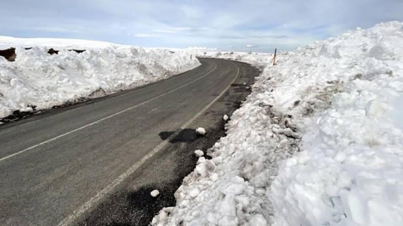 Yoğun kar yağışı! Kara yolu 5 ay kapalı kalacak