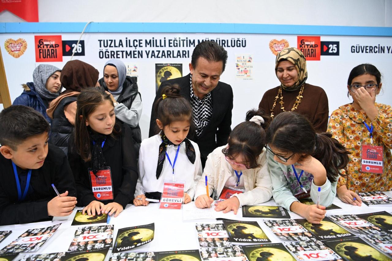 100 ilkokul öğrencisinin eseri 'Yıldız Sütü' kitabında toplandı