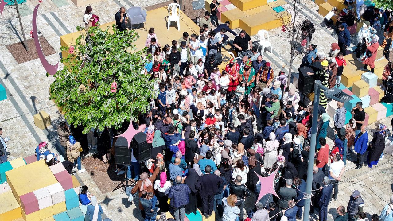 Bağcılar’da çocuklara özel ’bayram’ eğlencesinde renkli anlar