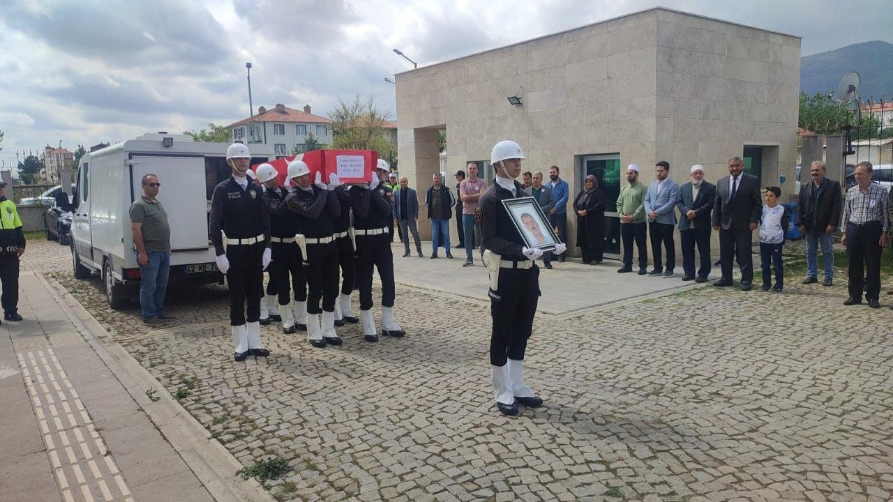 Mesaide kalp krizi geçiren polis hayatını kaybetti