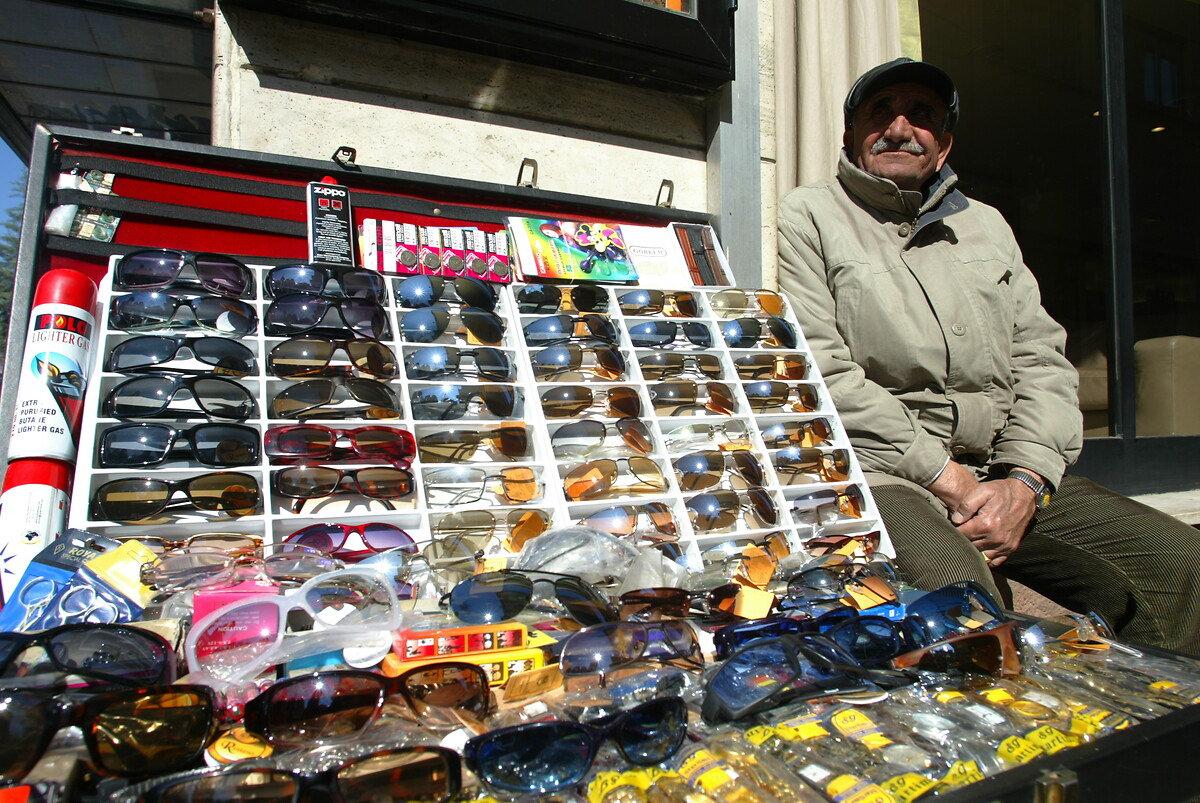 Güneş gözlüklerinde görme kaybı tehlikesine dikkat