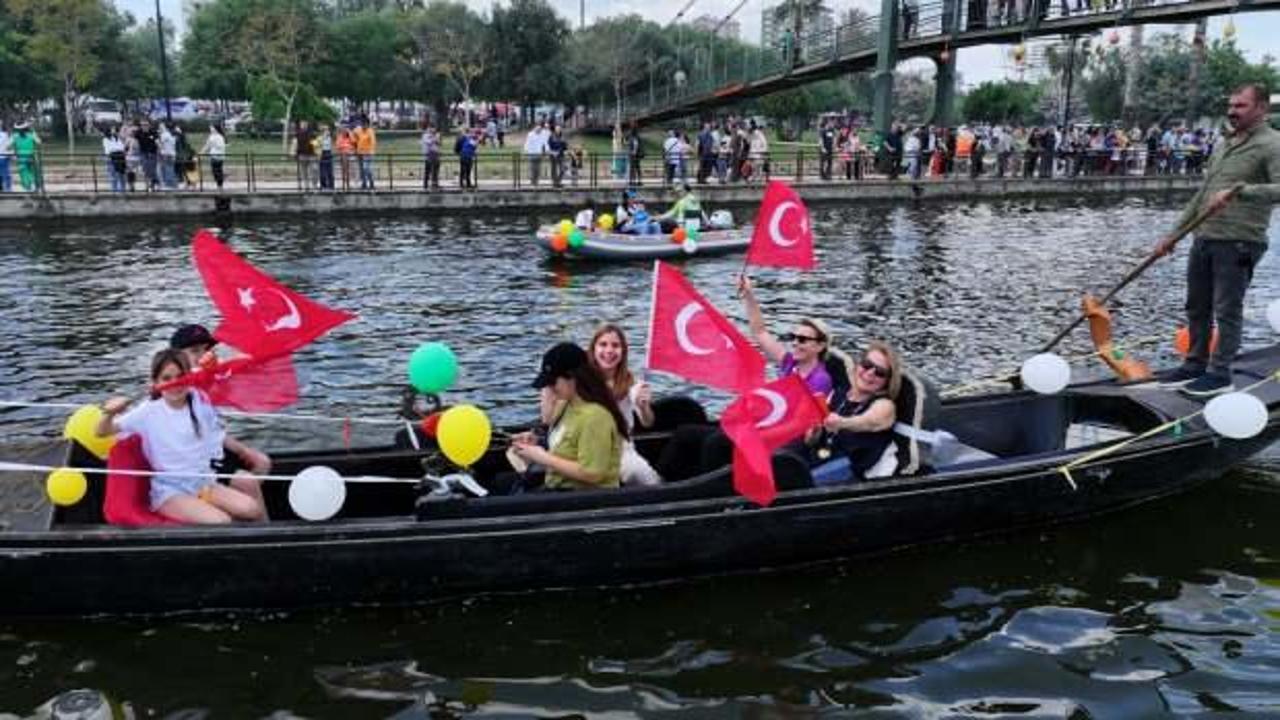 Adana’da Portakal Çiçeği Karnavalı kapsamında su korteji yapıldı