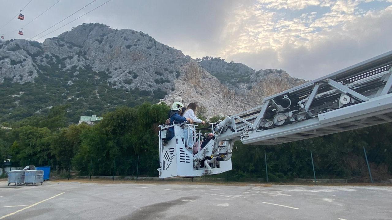 Antalya'da teleferik düştü! Çok sayıda ekip sevk edildi: Ölü ve yaralılar var!