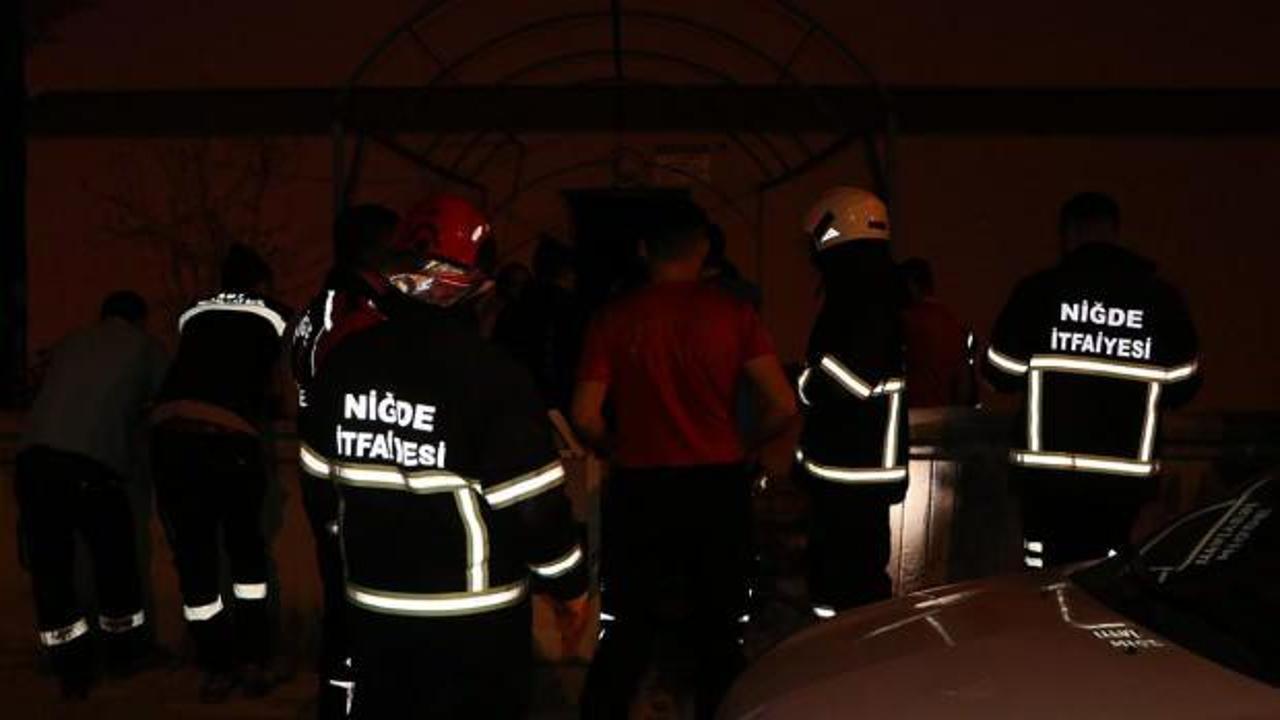 Babasına kızıp evi yaktı