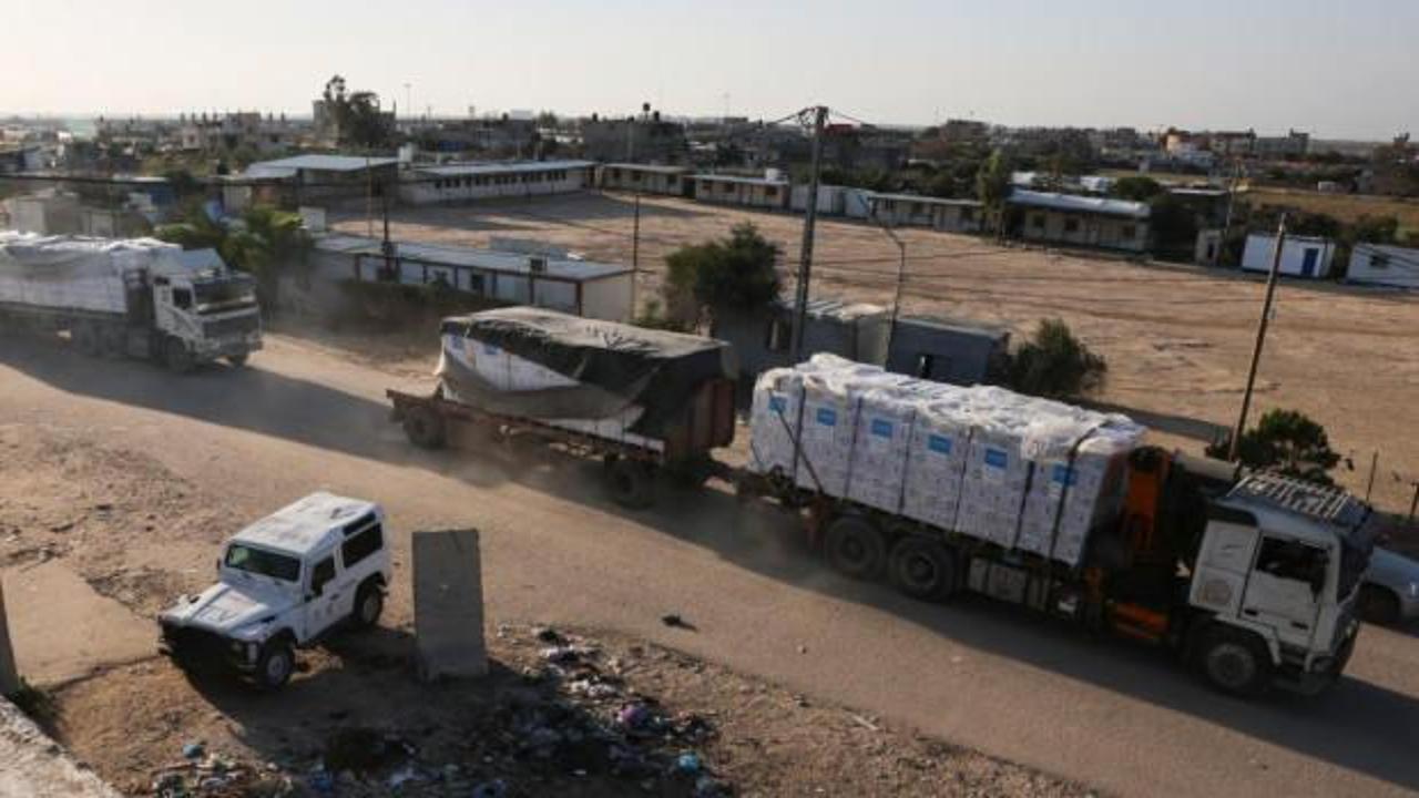 BAE duyurdu: Kara yoluyla ilk yardım konvoyu ulaştı