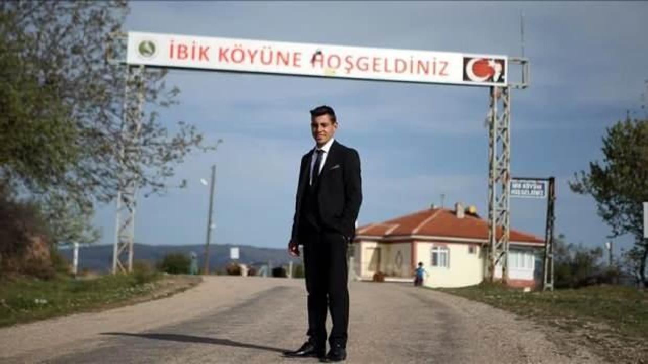 Çorum’da üç rakibini geride bırakan genç, 19 yaşında muhtar seçildi