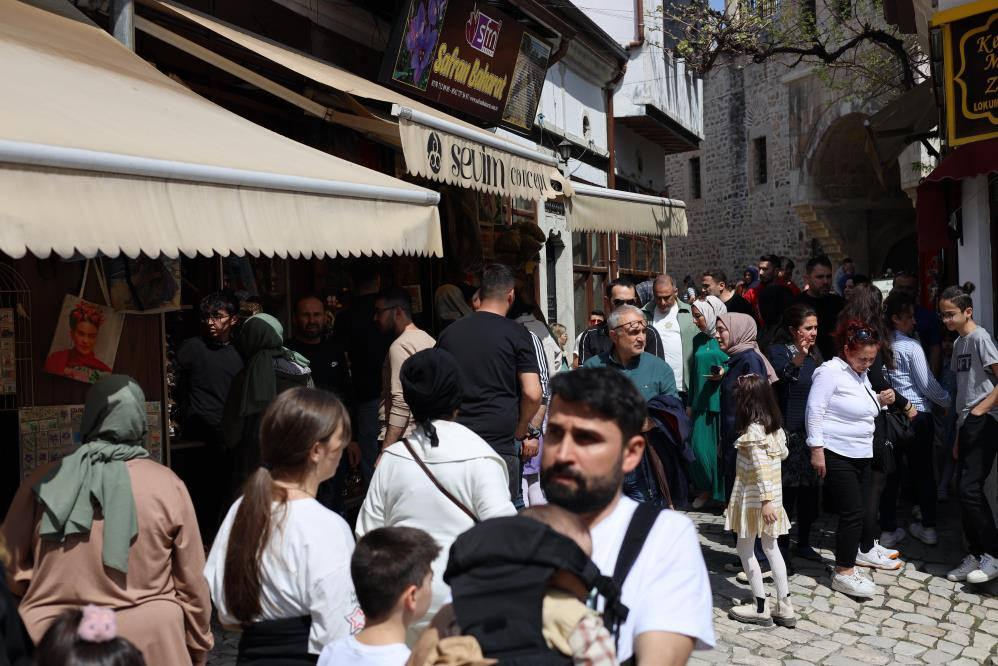 Tarihi kent Safranbolu tarihinin en kalabalık günlerini yaşıyor