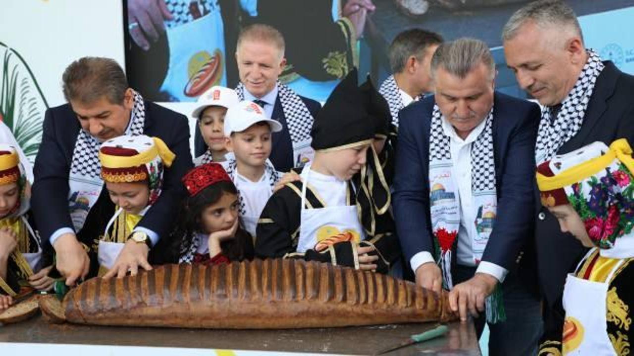 Esenler’de Gazzeli çocuklar barış ekmeği pişirdi