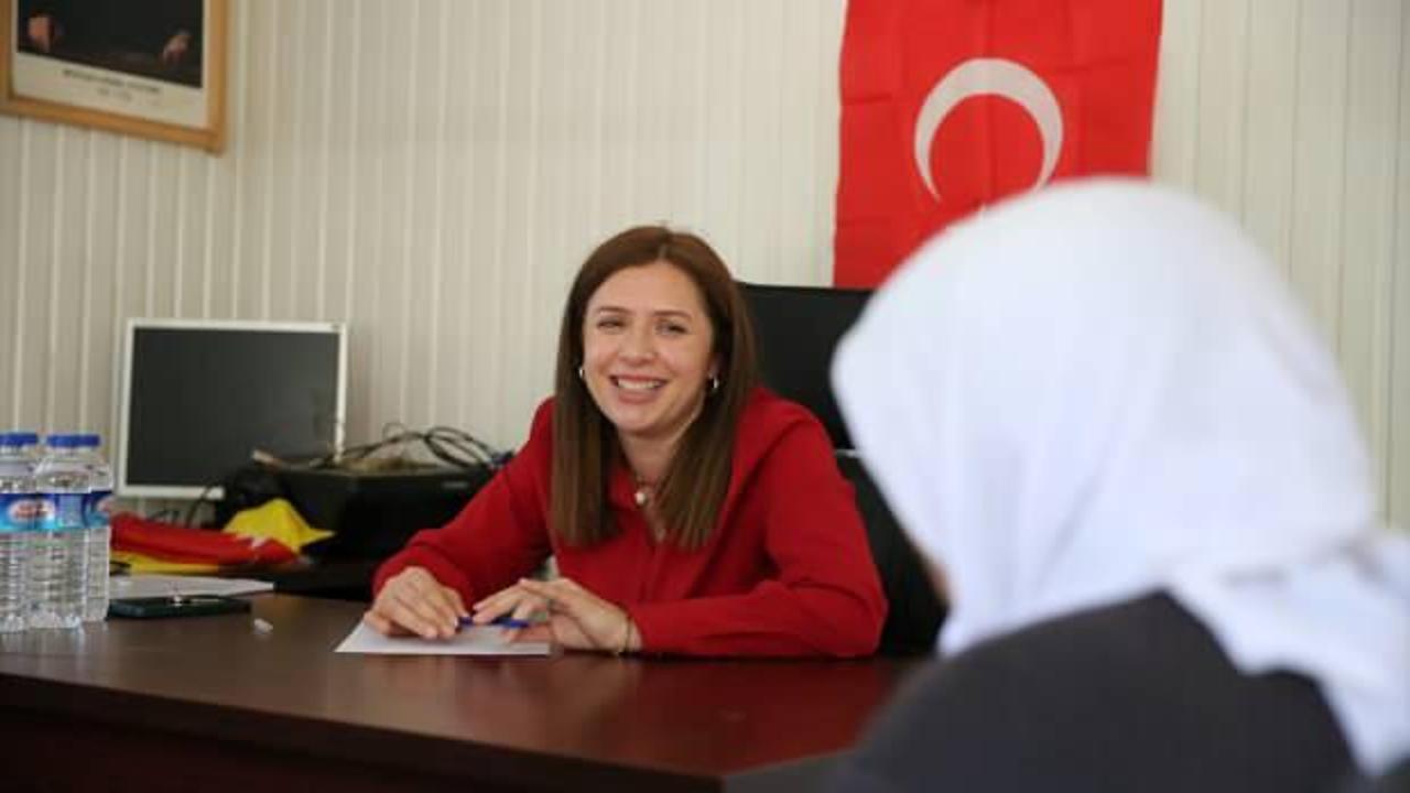 Eşinin görevi dolayısıyla Diyarbakır’a gelen kadın muhtar oldu