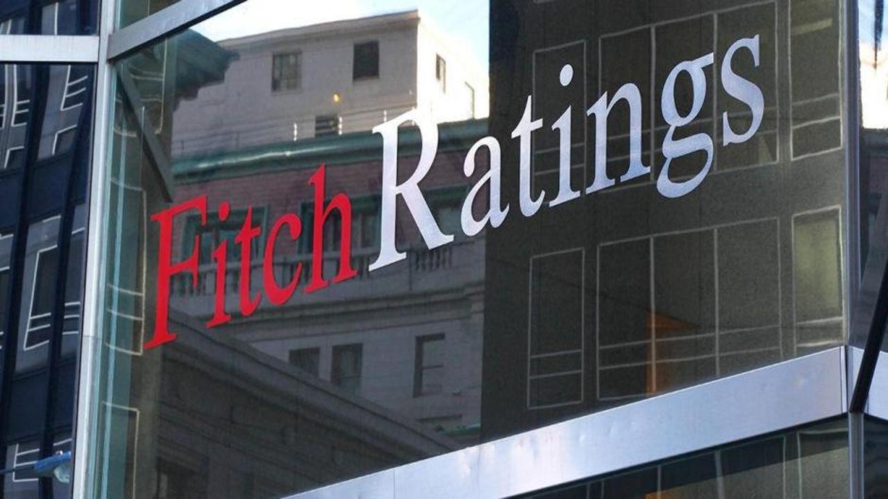 Fitch Çin’in not görünümünü düşürdü