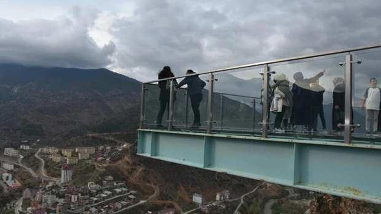 Gümüşhane’deki turistlerin yeni uğrak noktası: Cam seyir terası
