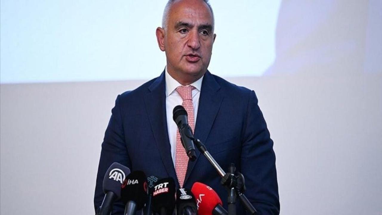 ‘Milliyet farkı ücreti’ alan otelin cezası belli oldu! Bakan Ersoy açıkladı