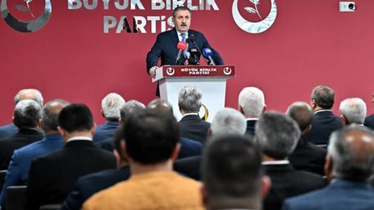 Mustafa Destici’den Özgür Özel’e tebrik: Hakkını vermek lazım…
