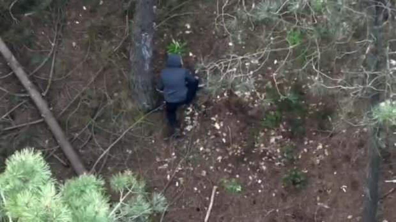 Pikachu kasklı motosikletli ormana gömdü, kazarken yakalandı!