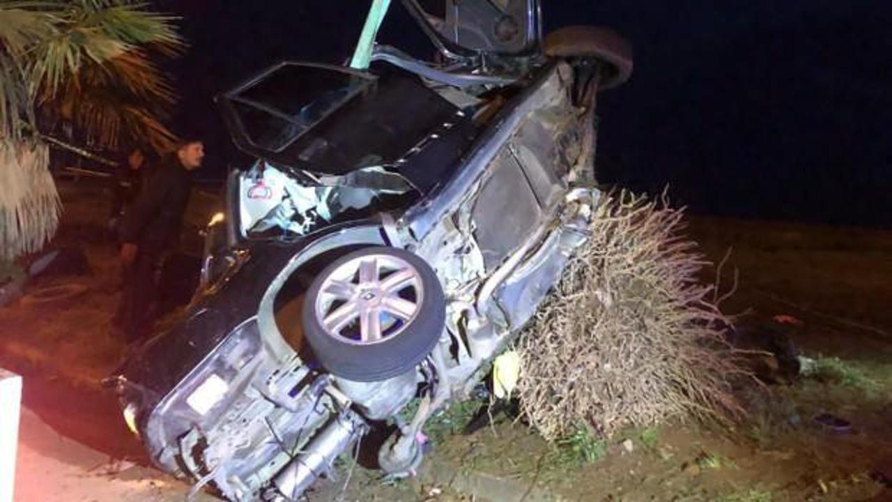 Rize’de takla atan otomobil ağaca çarptı: 2 ölü, 3 yaralı