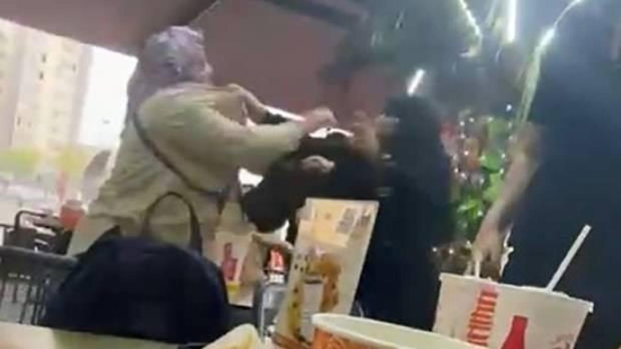 Samsun’da teyzeler birbirine girdi! AVM’de şoke eden kavga