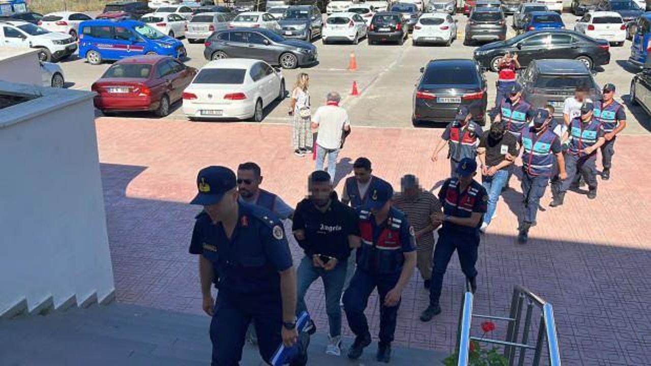 Bodrum’da kamyonette 20 kaçak göçmen ile 5 organizatör şüphelisi yakalandı