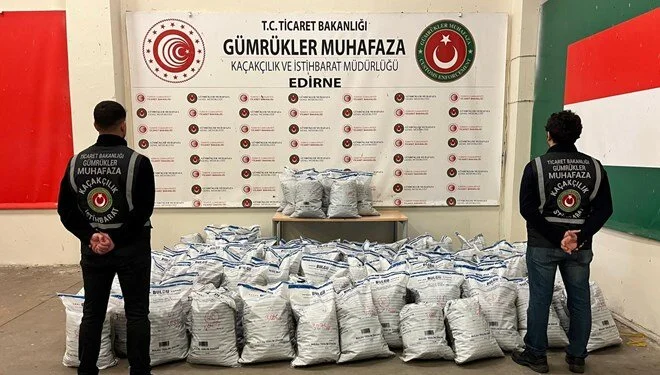 TIR’da 370 kilogram esrar ele geçirildi