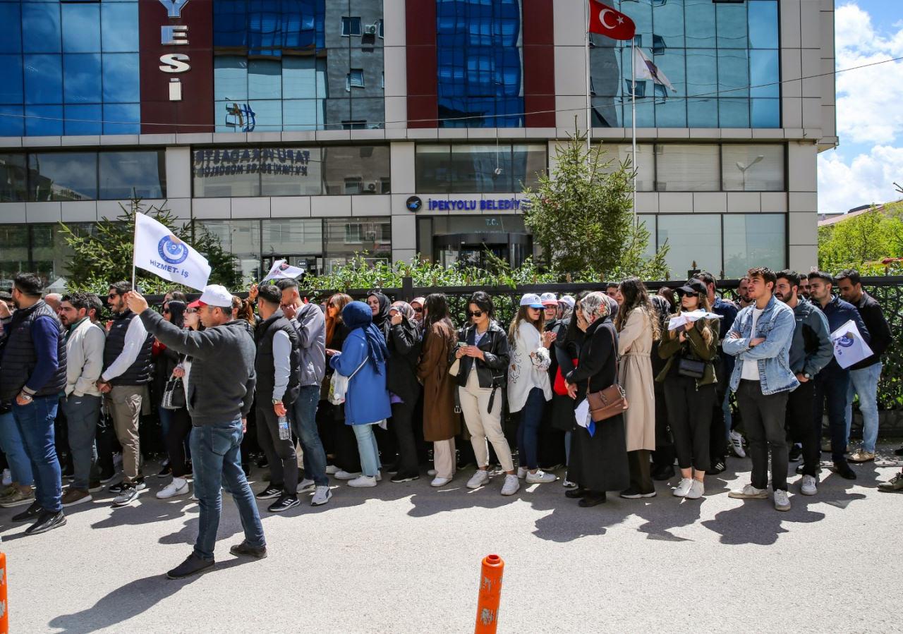 CHP ve DEM Parti'li belediyelerde 3 binden fazla işçi, 25 bin aile mağdur oldu