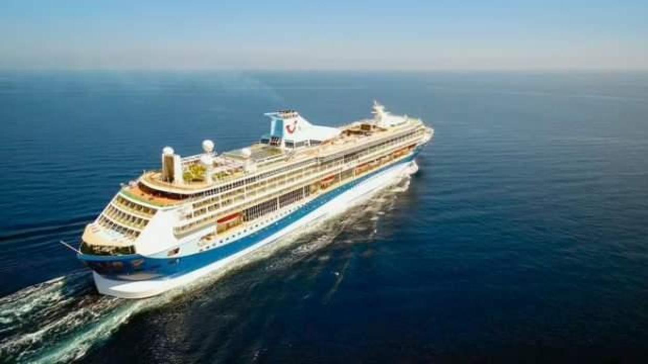 ‘Marella Discovery’ 1800 yolcusuyla Marmaris’e geldi