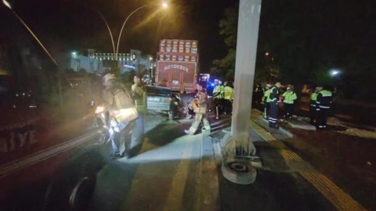 Otomobil kamyona ok gibi saplandı: Kahreden haber!