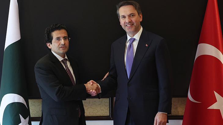 Türkiye-Pakistan Enerji İşbirliği Güçleniyor: Yeni Petrol ve Doğal Gaz Anlaşmaları İmzalandı